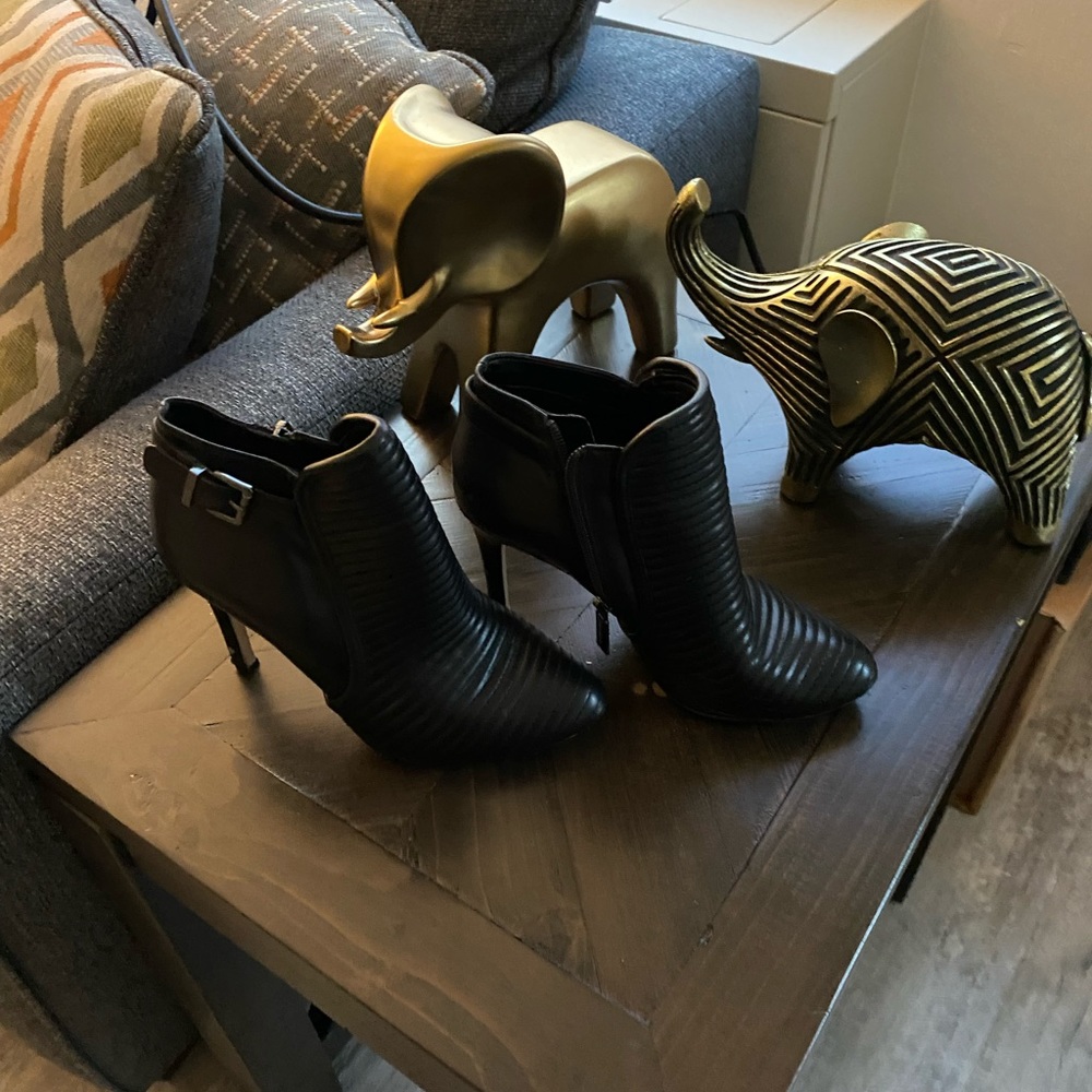 BCBG ankle boots